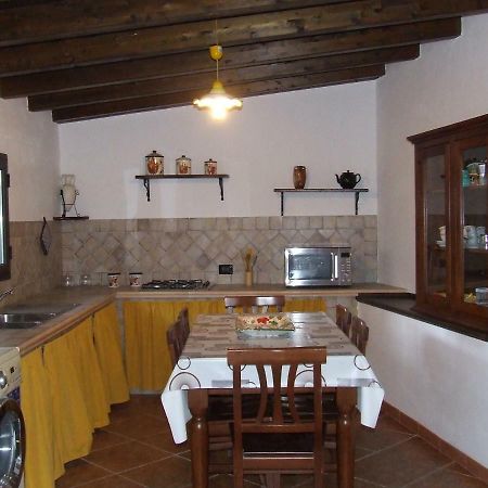 Вилла Casa Martineriu Орозеи Экстерьер фото